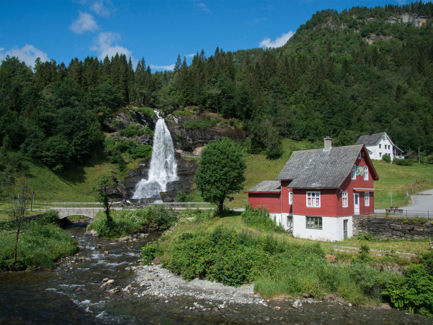 Steinsdalsfossen